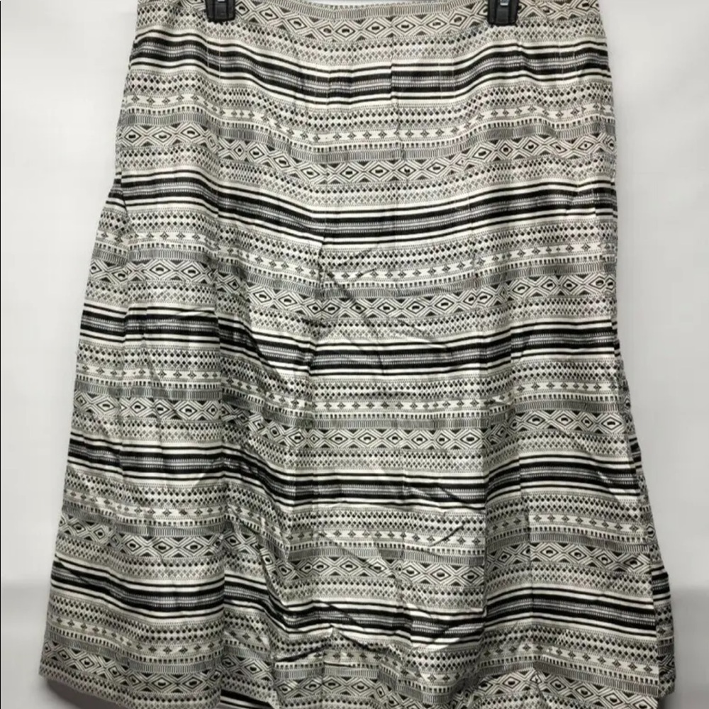 Nine West Silk lined skirt 18